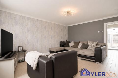 5 bedroom semi-detached house for sale, Elizabeth Court, Widnes, WA8