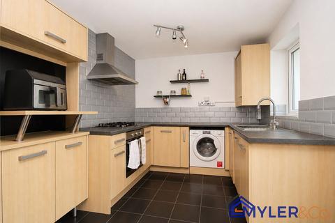 5 bedroom semi-detached house for sale, Elizabeth Court, Widnes, WA8