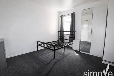 6 bedroom house of multiple occupation to rent, Abbotts Close, Uxbridge , Middlesex