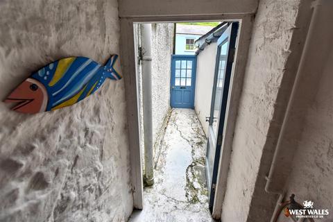 4 bedroom semi-detached house for sale, 22 Main Street, Solva, Haverfordwest