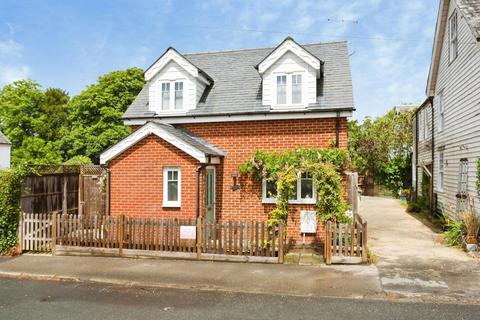 2 bedroom detached house for sale, The Moor, Hawkhurst, Cranbrook, Kent, TN18