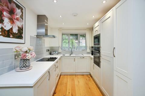 2 bedroom detached house for sale, The Moor, Hawkhurst, Cranbrook, Kent, TN18