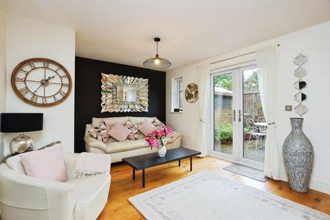 2 bedroom detached house for sale, The Moor, Hawkhurst, Cranbrook, Kent, TN18