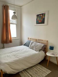1 bedroom flat for sale, Devonport Road, London