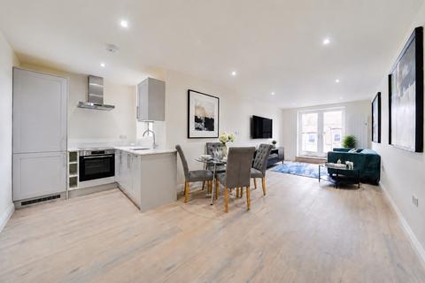 2 bedroom flat for sale, Replingham Road, Southfields, London, SW18
