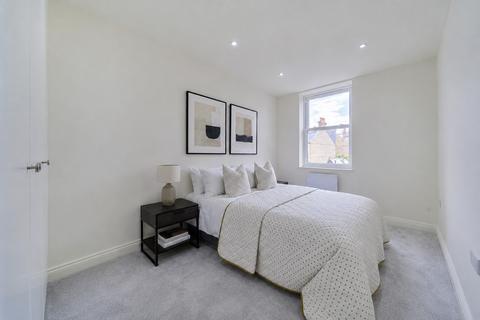 2 bedroom flat for sale, Replingham Road, Southfields, London, SW18