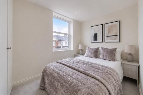 2 bedroom flat for sale, Replingham Road, Southfields, London, SW18