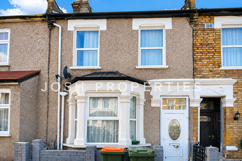 3 bedroom terraced house to rent, St. Olaves Road, London E6