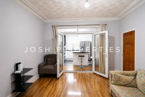 3 bedroom terraced house to rent, St. Olaves Road, London E6