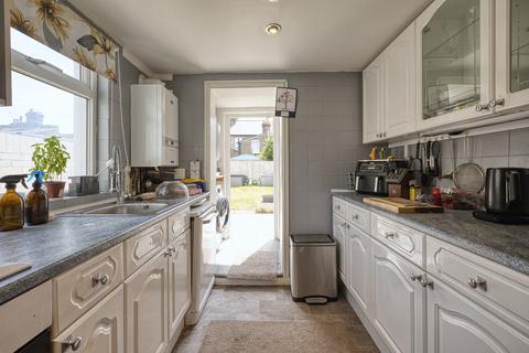 2 bedroom end of terrace house for sale, St Davids Road, Ramsgate, Kent, CT11