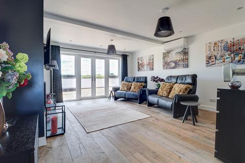 6 bedroom detached house for sale, Eaton Bray Road, Northall, LU6