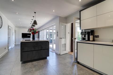 6 bedroom detached house for sale, Eaton Bray Road, Northall, LU6