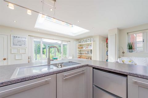 4 bedroom semi-detached house for sale, Preston Street, Shrewsbury