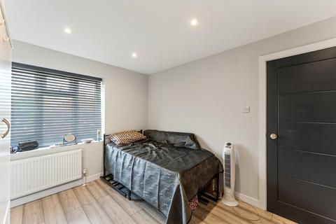 4 bedroom end of terrace house for sale, Neath Gardens, Morden