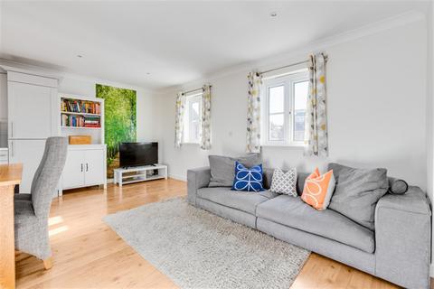 2 bedroom flat for sale, Trafalgar Court, Cobham, KT11