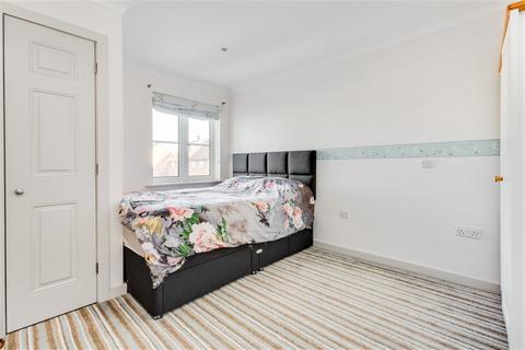 2 bedroom flat for sale, Trafalgar Court, Cobham, KT11