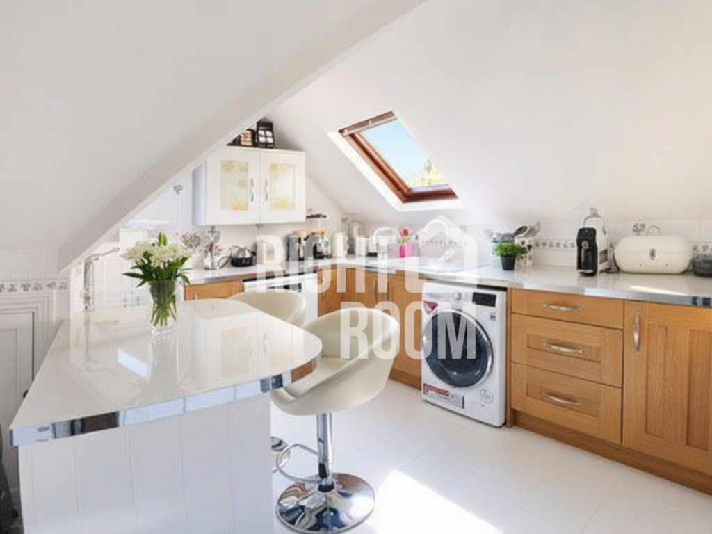 Room 3, Roslin Road, Bournemouth, BH3 7JA - More