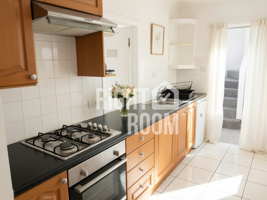 Room 2, Fountains Close, Brighton BN1 7BR - More