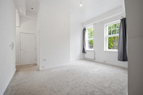 undefined, Cwrt Brenin, Pontypridd, CF37