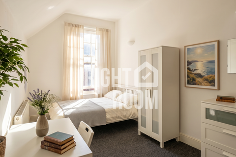 undefined, 6 Bed Flat, Edinburgh Road, Portsmouth PO1