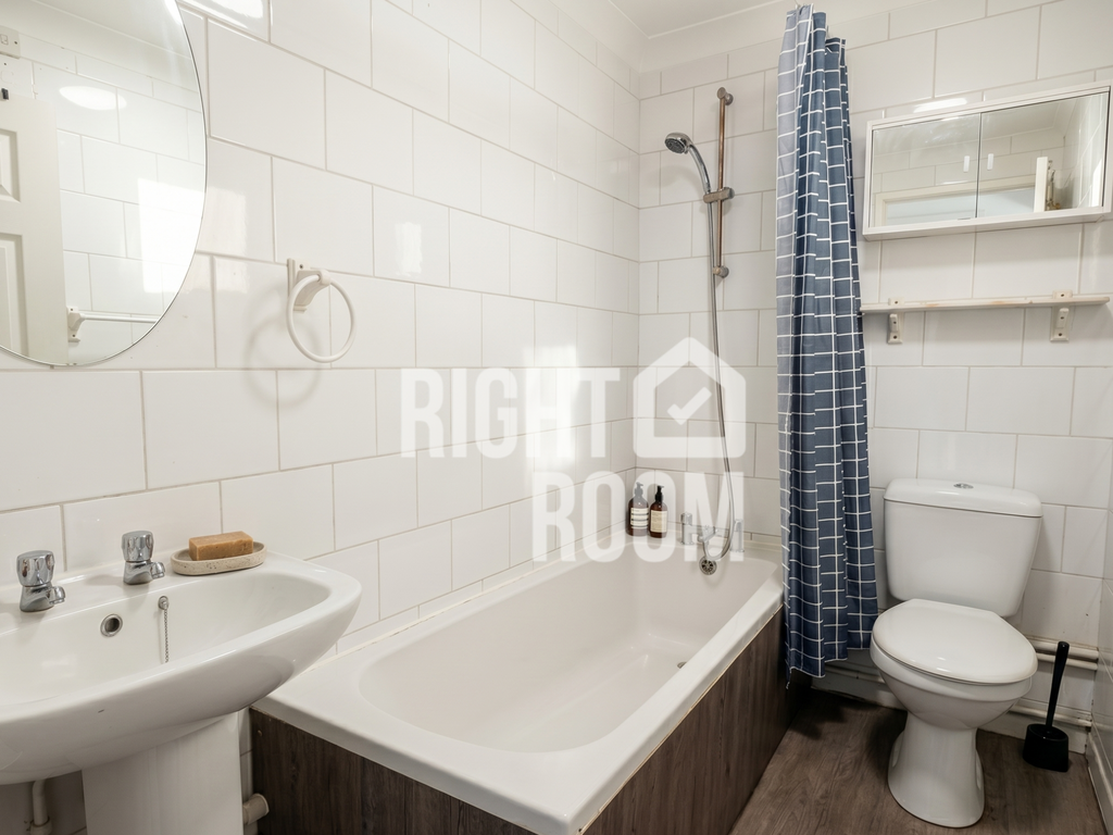 Apartment in Southampton - View 6