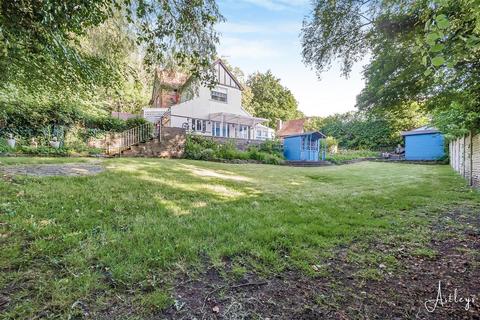 3 bedroom detached house for sale, Eaglesbush Valley, Neath
