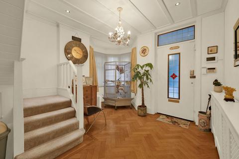 4 bedroom detached house for sale, Chase Side, London, N14