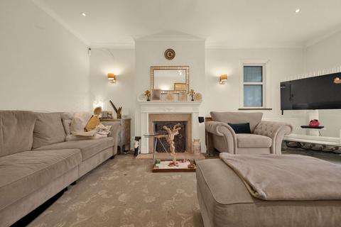 4 bedroom detached house for sale, Chase Side, London, N14