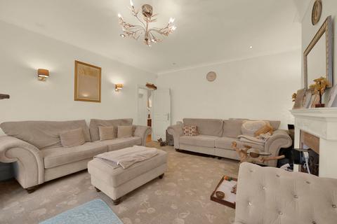 4 bedroom detached house for sale, Chase Side, London, N14