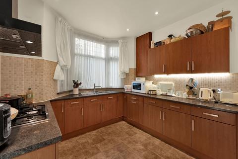 4 bedroom detached house for sale, Chase Side, London, N14