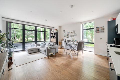 Littleworth Road, Esher, KT10