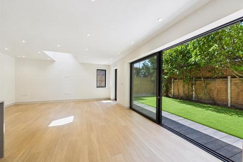 3 bedroom semi-detached house for sale, Kearton Close, Kenley CR8