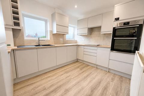 3 bedroom semi-detached house to rent, Ridge Crescent, Middlestown, Wakefield, West Yorkshire, WF4