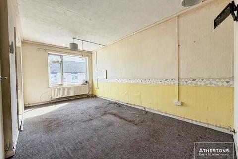 2 bedroom flat for sale, Bargates, Christchurch, Dorset, BH23 1QL