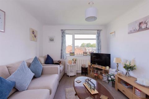 1 bedroom flat for sale, Suffolk Close, Cippenham