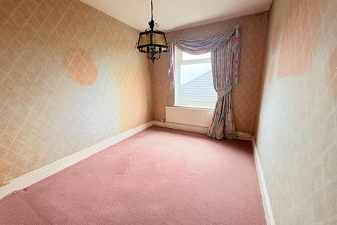 3 bedroom flat for sale, Lon Mefus, Sketty, Swansea, City And County of Swansea.