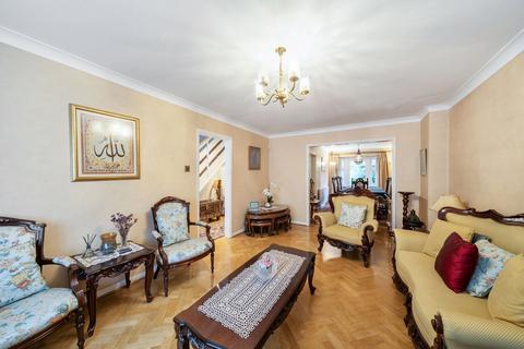 4 bedroom detached house for sale, Sandbrook Close, London, NW7, Mill Hill, London, NW7