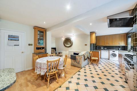 4 bedroom detached house for sale, Sandbrook Close, London, NW7, Mill Hill, London, NW7