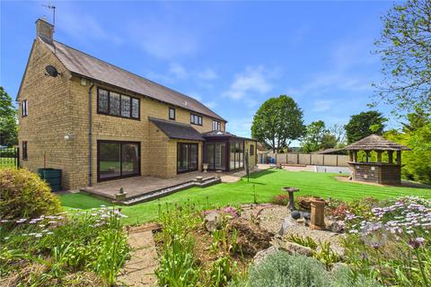4 bedroom detached house to rent, Barton Road, Kettering NN15