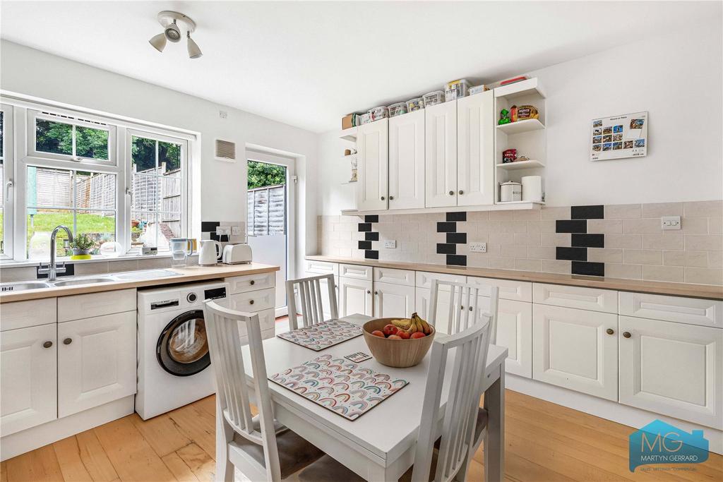 House in London - View 2