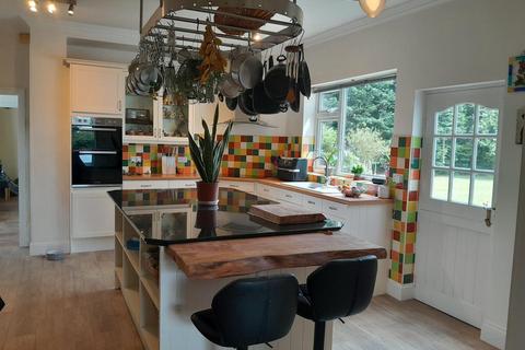 5 bedroom detached house for sale, Hull Road, Whitedale HU11