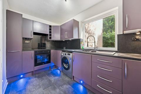 2 bedroom flat for sale, 477 Tantallon Road, Flat 3/1, Shawlands, Glasgow, G41 3HT