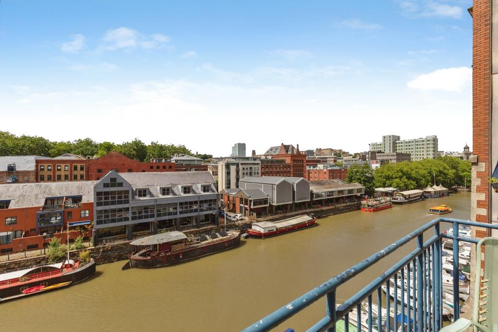 2 bedroom maisonette for sale
