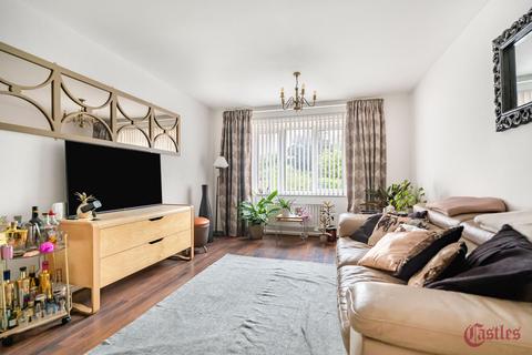 Davey Close, London, N13