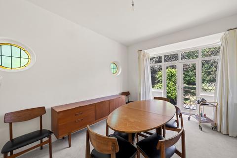 3 bedroom detached bungalow for sale, The Warren, Worcester Park KT4