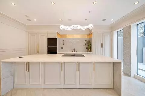 4 bedroom house to rent – pohled 2