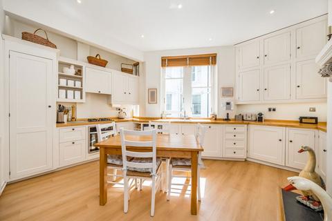 4 bedroom flat for sale, Holland Park Gardens, London W14