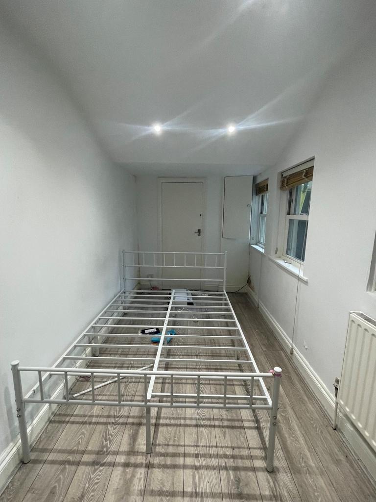 Apartment in Brighton, Round Hill - More