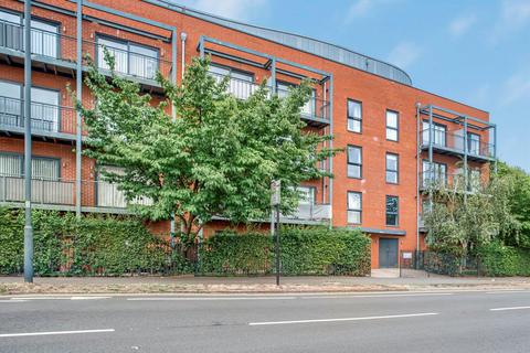 Forty Avenue, Wembley