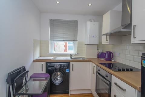 Studio to rent, Connaught Road, Cardiff CF24
